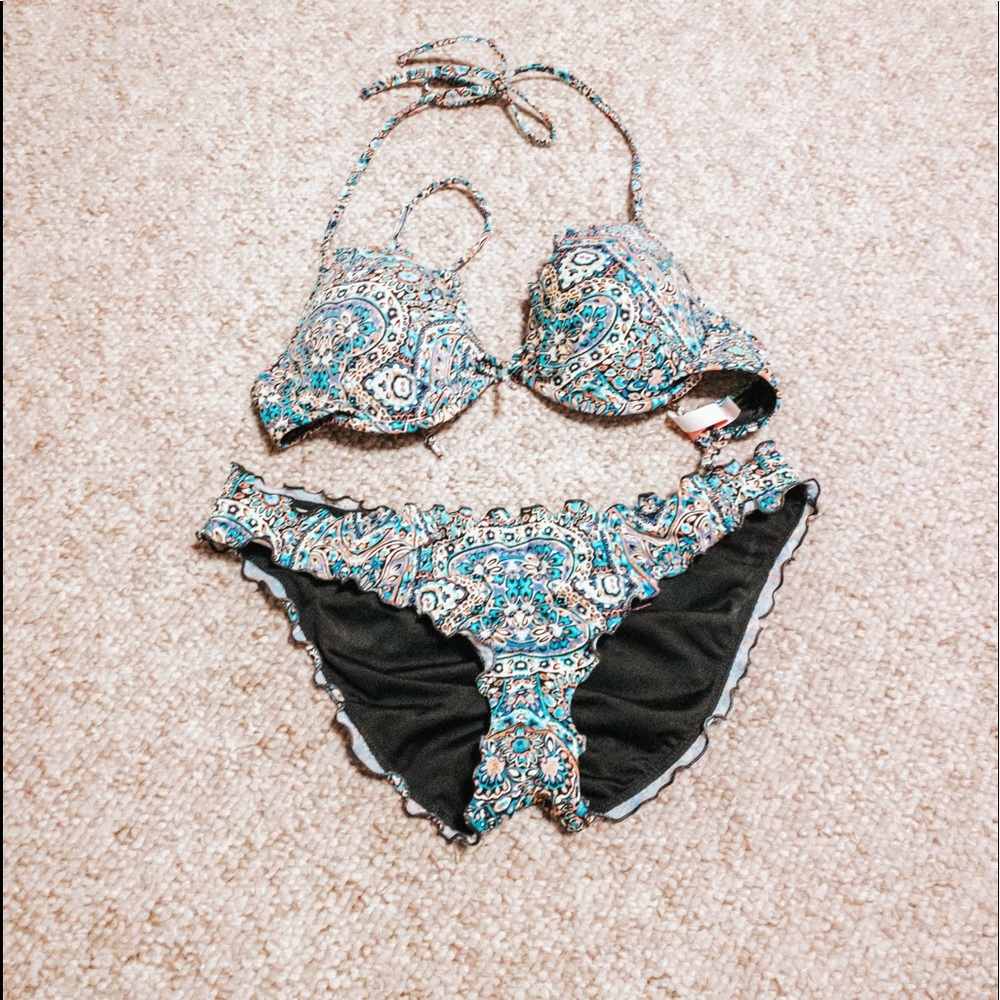 Victoria’s Secret cup bikini (preppy pattern)